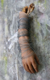 Hand in Draht, 2005